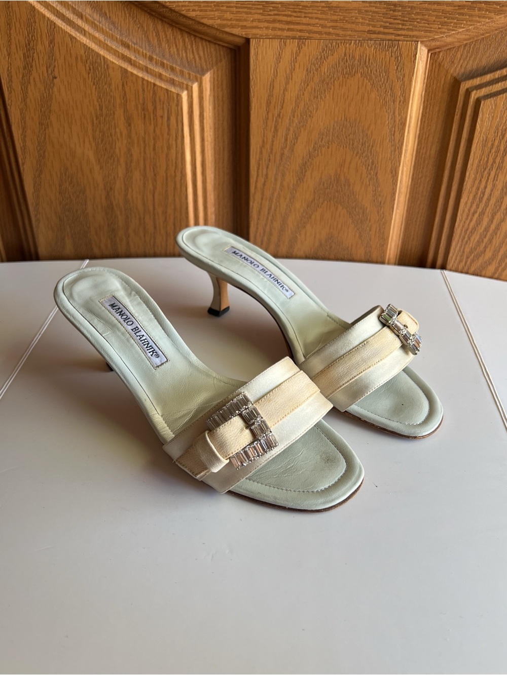 Manolo Blahnik Satin Mule Heels EU 37 Crystal Buckle Kitten Heel Elegant